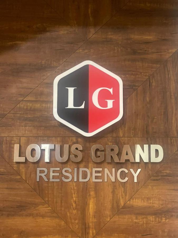 Lotus Grand Residency Hotel Angadipuram ภายนอก รูปภาพ